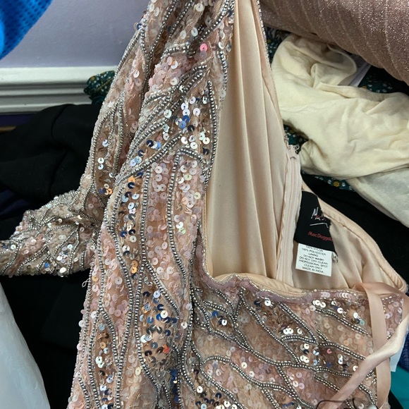 Mac Duggal EMBELLISHED ONE SLEEVE GOWN W/ SEQUIN BELT 8 / 14 - Picture 10 of 12